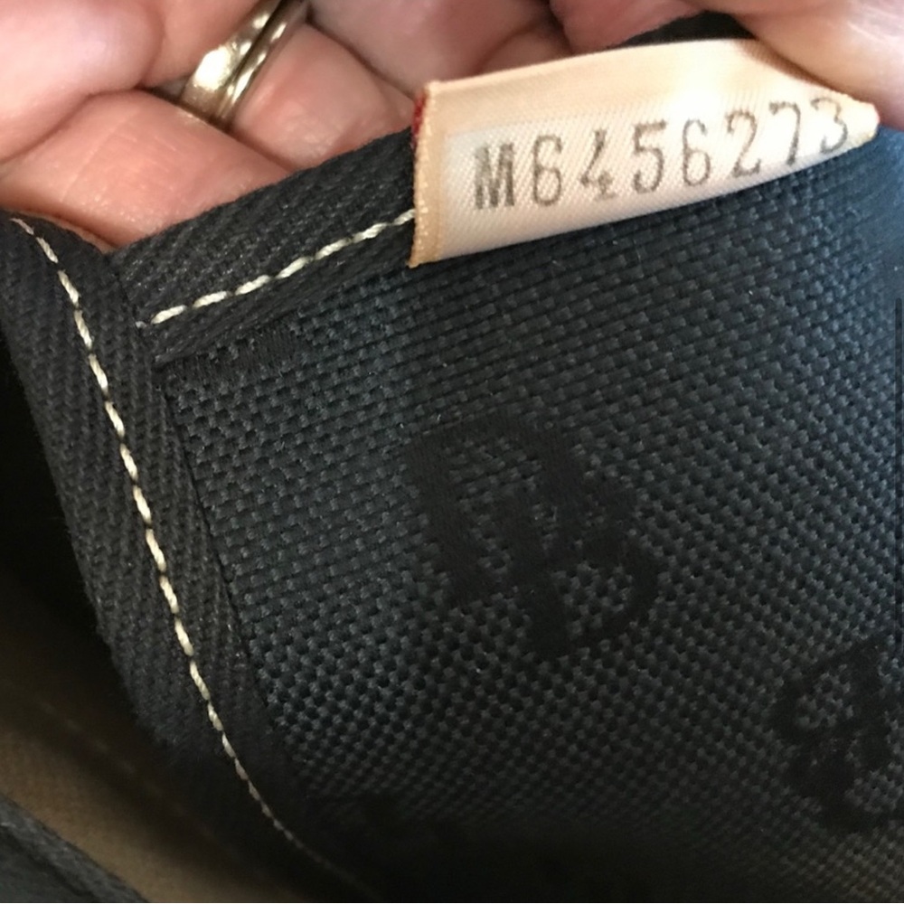 Dooney and Bourke Shoulder Bag - Picture 5 of 10